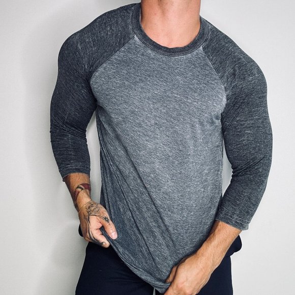 tshirt - Picture 1 of 2